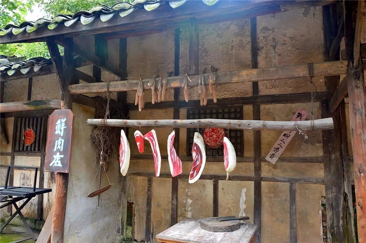 10/ 14特别的来了,拍电视剧时的卖肉铺.