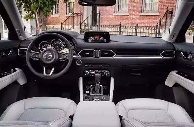 十万出头就带全景天窗和电动尾门！