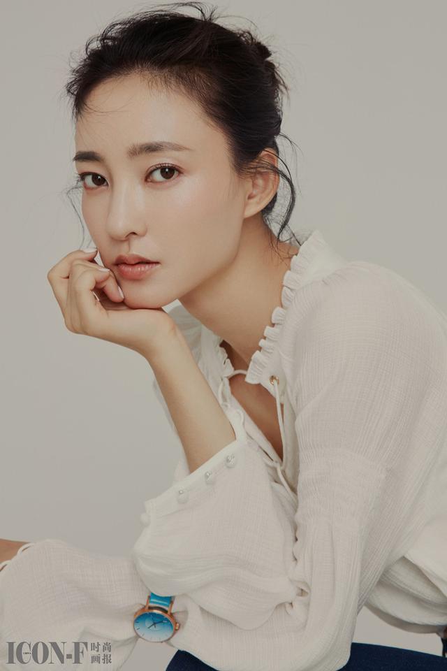 她最新的戏《情遇曼哈顿》讲述了四个年轻人背井离乡成纽漂,在曼哈顿