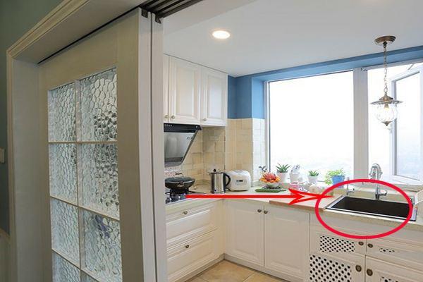 水槽最好离灶台10公分?老师傅笑了,距离不达标危险