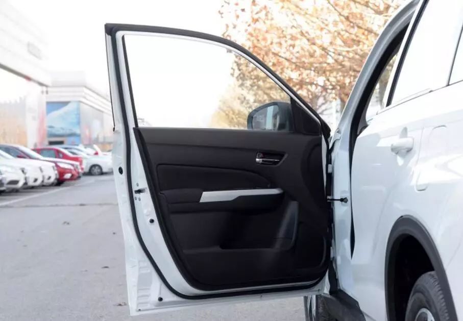 铃木本想靠Ta咸鱼翻身，结果又掉坑了