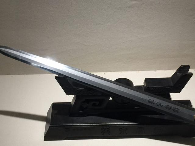 天外来客——陨铁剑