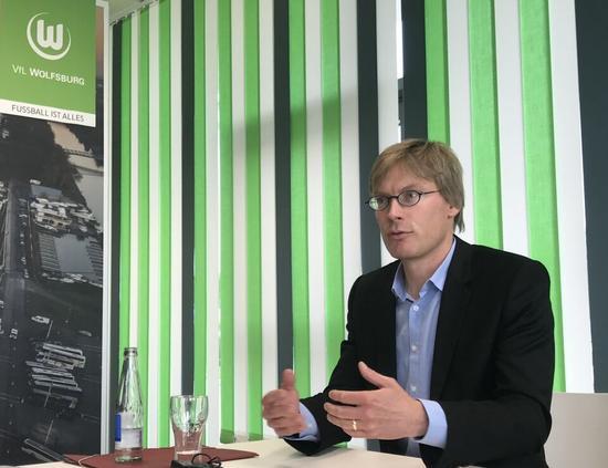 好消息!又一位中国球员,将要去欧洲踢球!