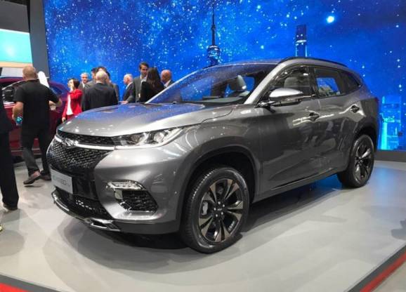 连这台新车都不知道？！还说买什么SUV？！