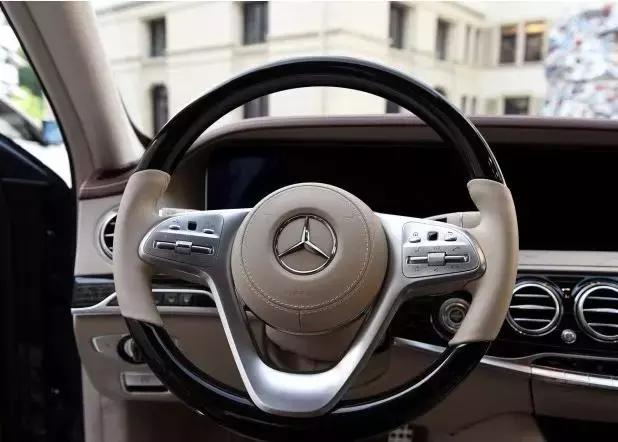 深圳土豪老板的座驾选择 开它出去更有品味