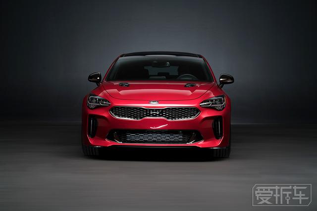 大排双涡轮后驱轿跑，年轻人的G点都在这台韩国车上