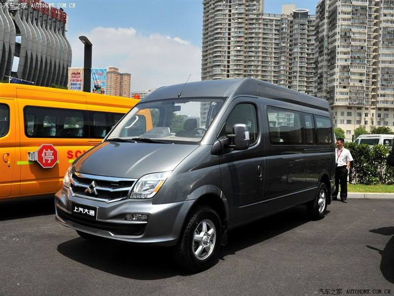 轻客即轻型客车,一般指6-18座的兼具乘用与运输功能的车辆.