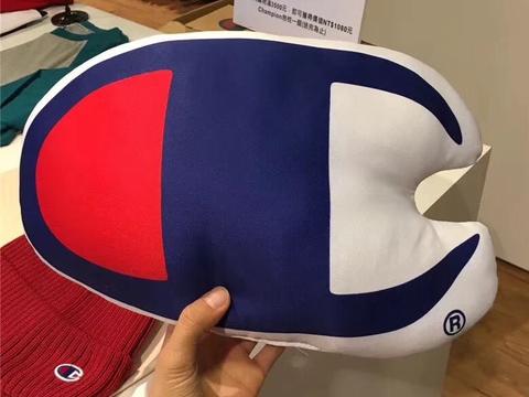 Champion Basic Logo 冠军小抱枕午安枕靠背小枕头