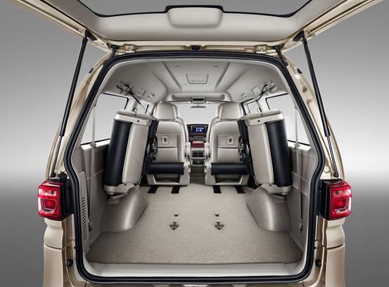 宝骏730压力倍增，这款7座 配上5天窗，头等舱平民价