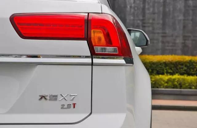 10.69万起，国产旗舰SUV新款上市，看上去值40万