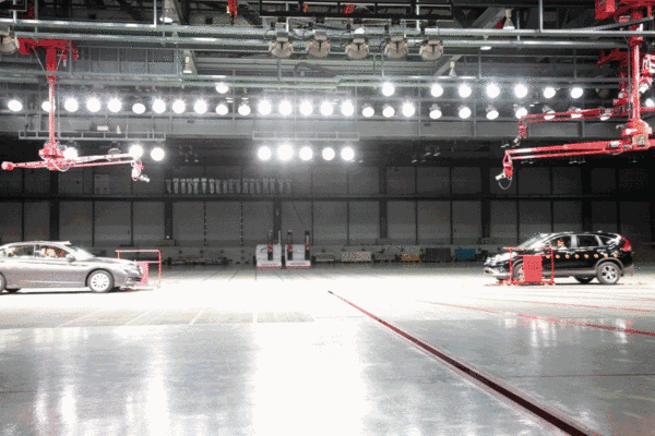 最危险的5种撞车，买再安全的车一样撞成渣！