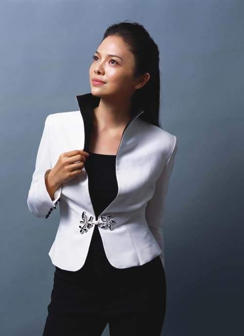 周涛:连续15年主持春晚,16年,担任中央春节联欢晚会,元宵晚会支持人!