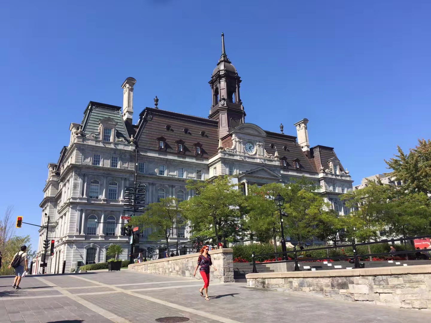 蒙特利尔曾经是加拿大经济首都.蒙特利尔被认为是世界最佳宜居城市