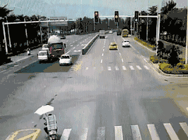 最危险的5种撞车，买再安全的车一样撞成渣！