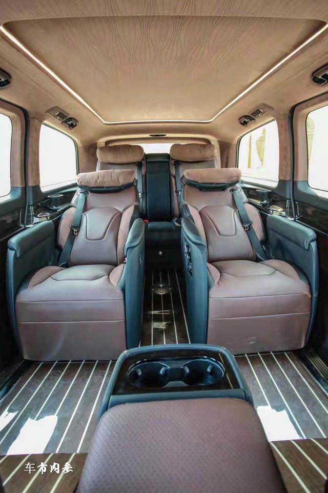 有了加高顶奔驰V260L，还想什么斯宾特，打开车门霸气了！