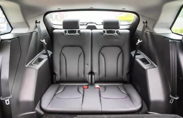 10.69万起，国产旗舰SUV新款上市，看上去值40万