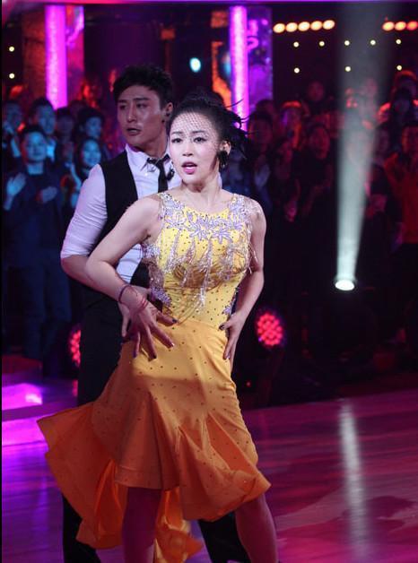 谁说潘晓婷不会跳舞,谁说潘晓婷不能进入娱乐圈,在2015年潘晓婷就曾