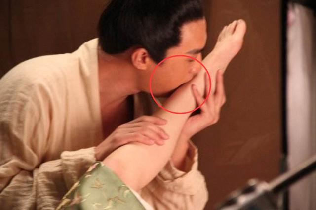杜淳甜蜜的舔着潘金莲的脚,第一次看甘婷婷身材这么有料