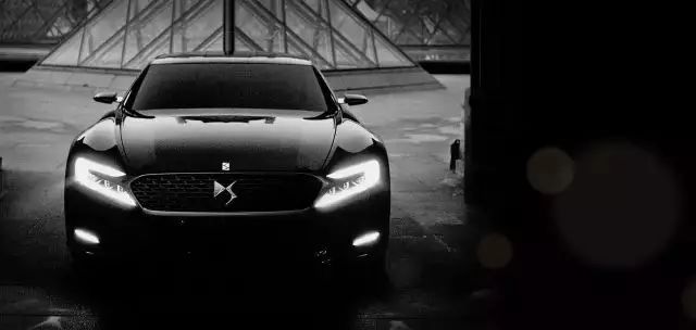 这是我见过摔得最惨的豪华车