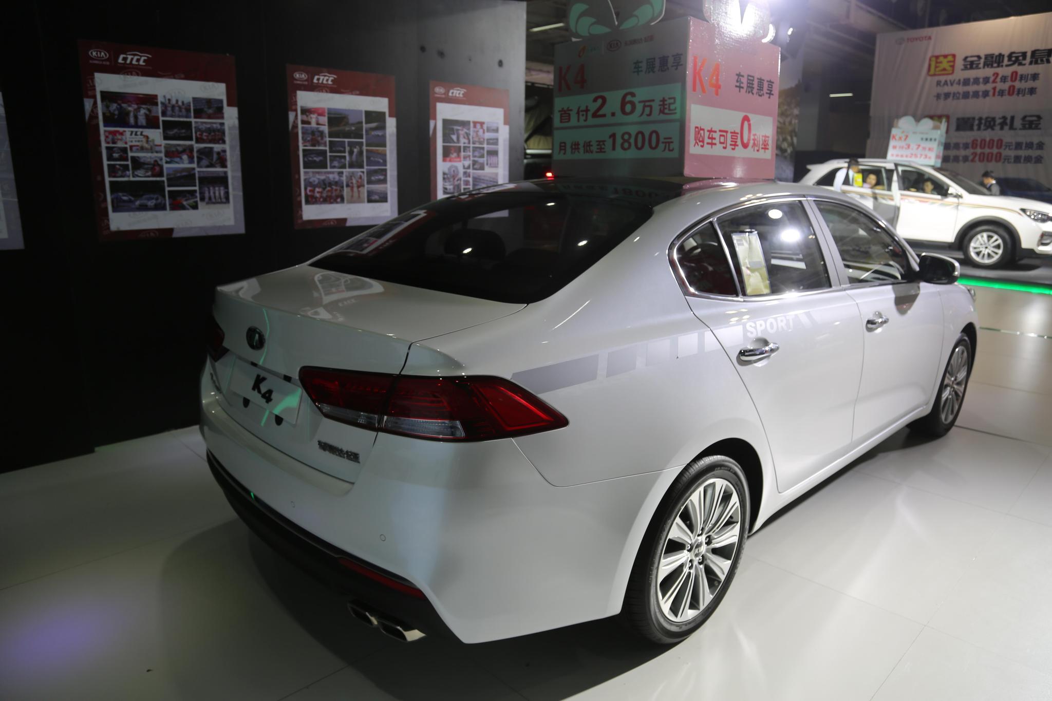 东风悦达起亚k415万级别入门级中型车车展实拍