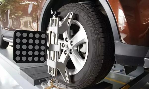 新车去4S店保养要记住，这些项目做了浪费钱！