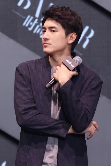 林更新休闲风参加代言，男神属性又增加，斩获九亿少女的梦