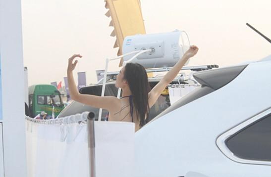 这车掀开引擎盖，10分钟居然烤熟11根香肠，比亚迪唐也自叹不如