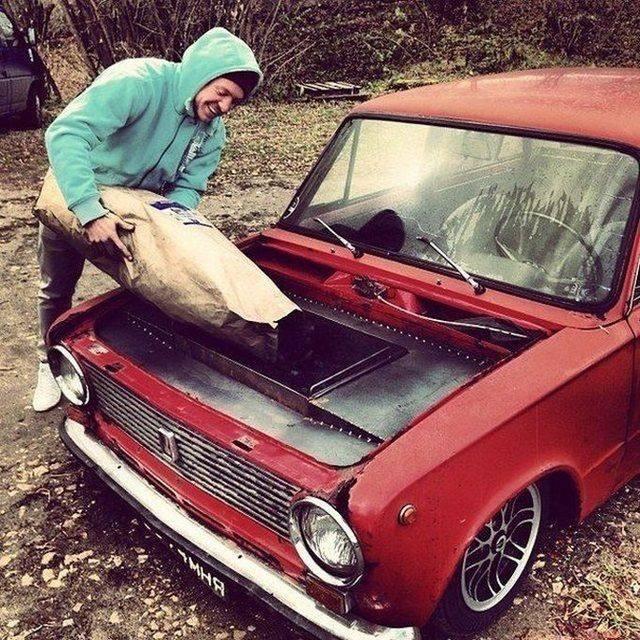 这车掀开引擎盖，10分钟居然烤熟11根香肠，比亚迪唐也自叹不如