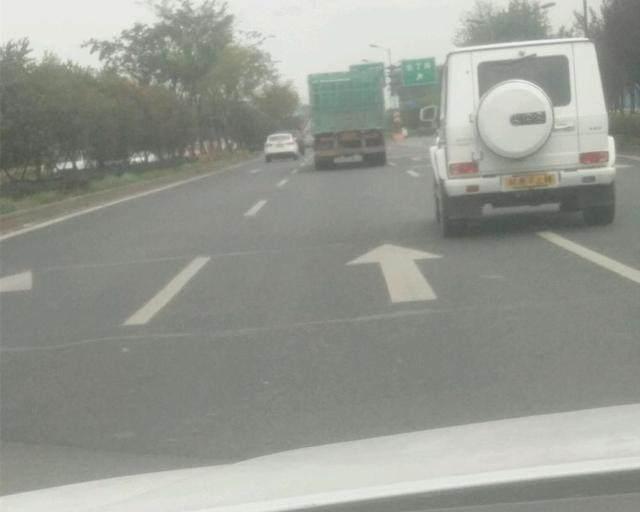 车门上4个字，让180万奔驰变成8万面包车，车主心里憋屈得慌