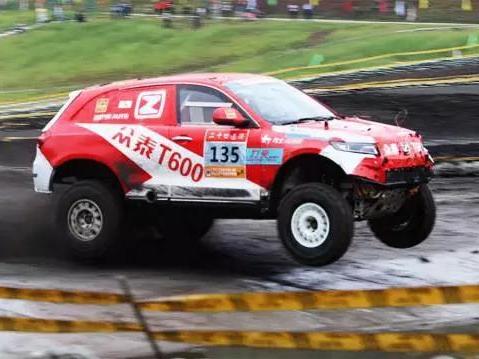 这台众泰居然比保时捷还贵，更气人的是开保时捷都追不上！