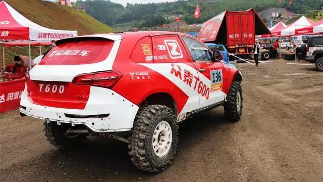 这台众泰居然比保时捷还贵，更气人的是开保时捷都追不上！