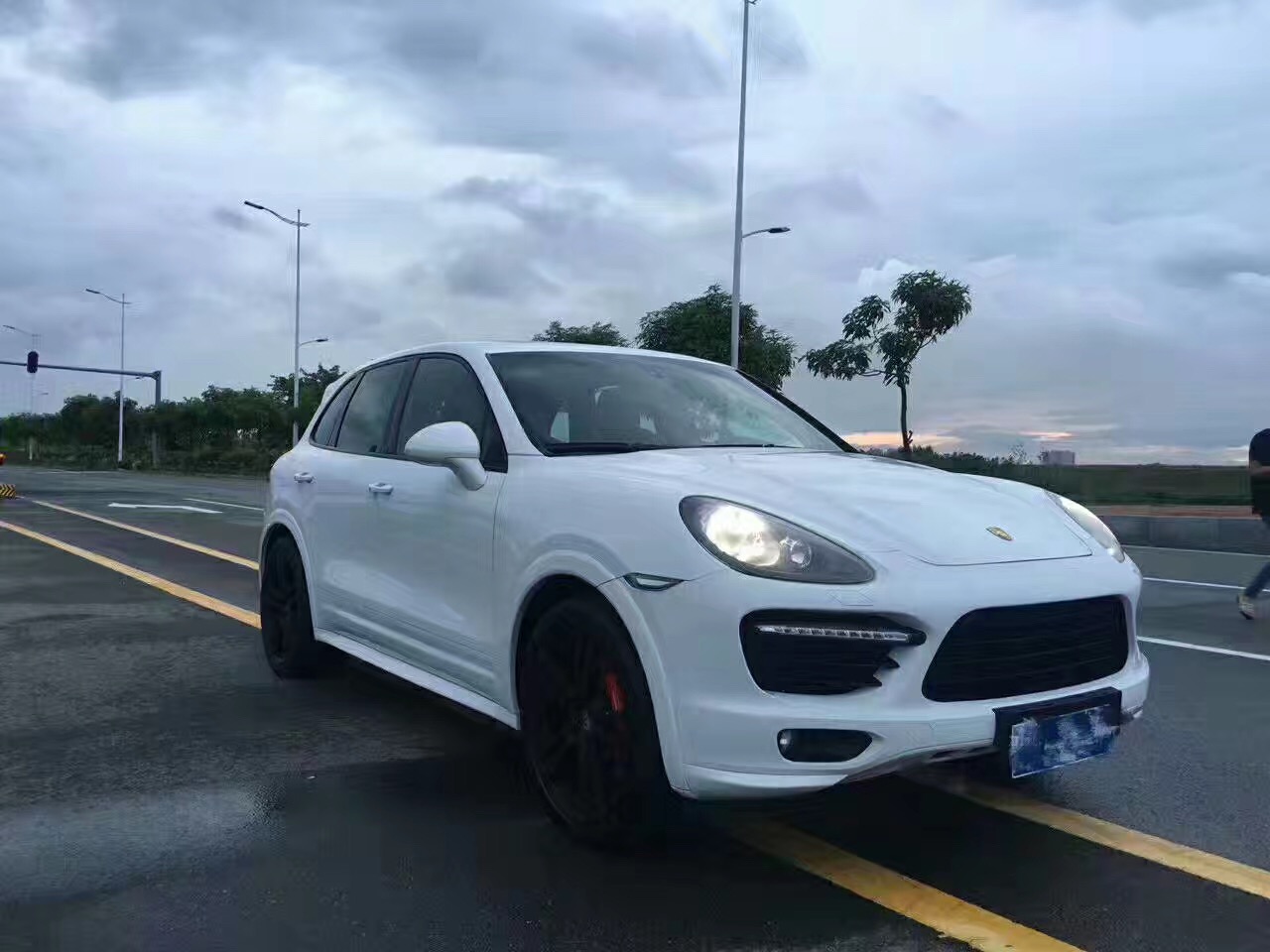 40万买下保时捷卡宴4.8gts