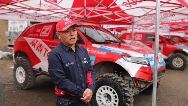 这台众泰居然比保时捷还贵，更气人的是开保时捷都追不上！