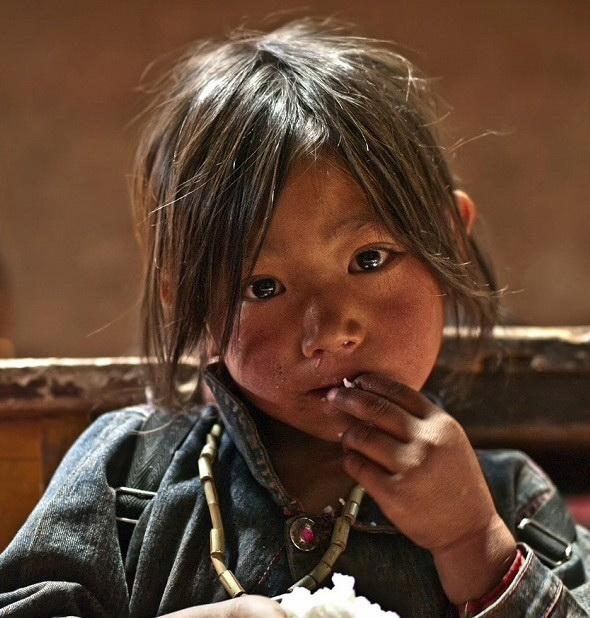 直击:中国最穷山区孩子们吃什么