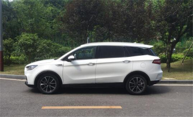 女神车标S级内饰 君马这款车妥妥吸睛