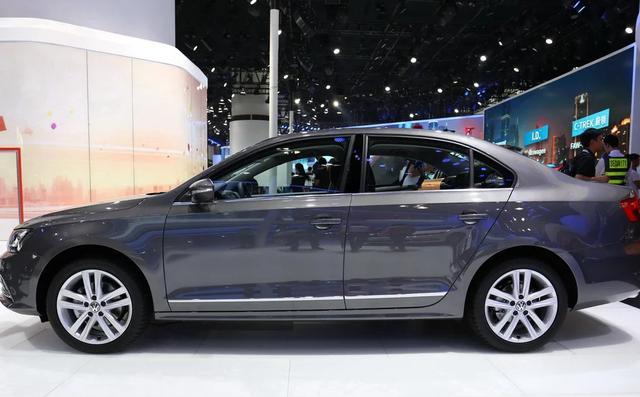 新款速腾变身宽体轿跑，配置大幅提升，采用独立悬挂，才13万