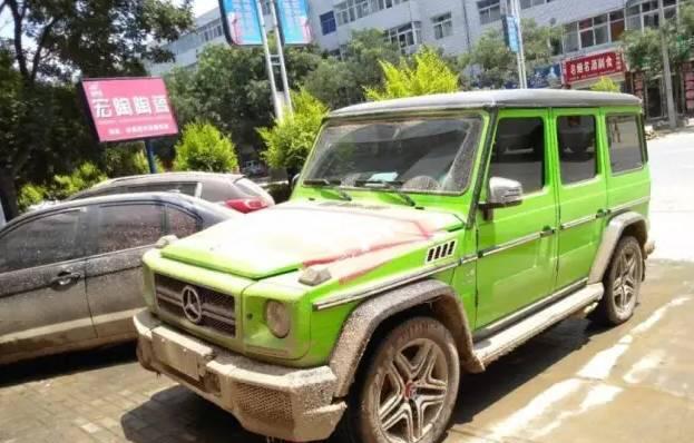 车门上4个字，让180万奔驰变成8万面包车，车主心里憋屈得慌