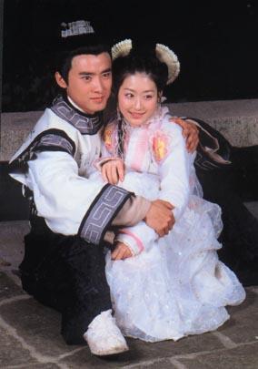 好在次年,她因出演《少年包青天2》的陆湘湘一角开始走红.