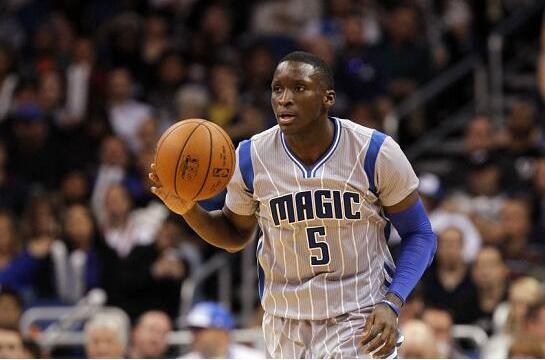 上个赛季在从魔术队被交易到雷霆之后,奥拉迪波就安心的成为威少身边