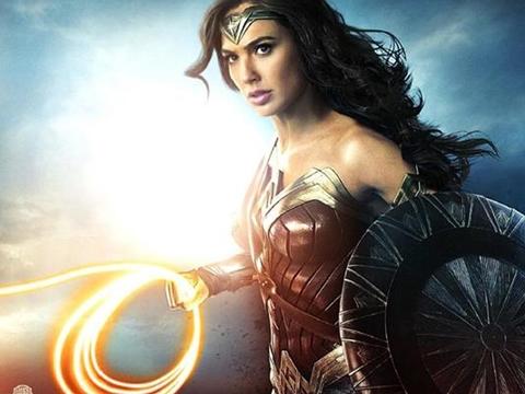 《神奇女侠》是迄今为止dc漫画电影中最成功的一部,全球8.