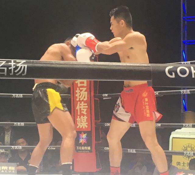 刚刚！魏锐致命绝招三次读秒泰国最危险男人，对手瘫倒眼神涣散
