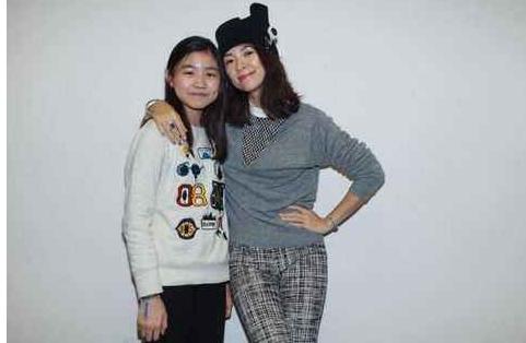 汪峰和前妻葛荟婕生的小苹果越来越漂亮,颜值