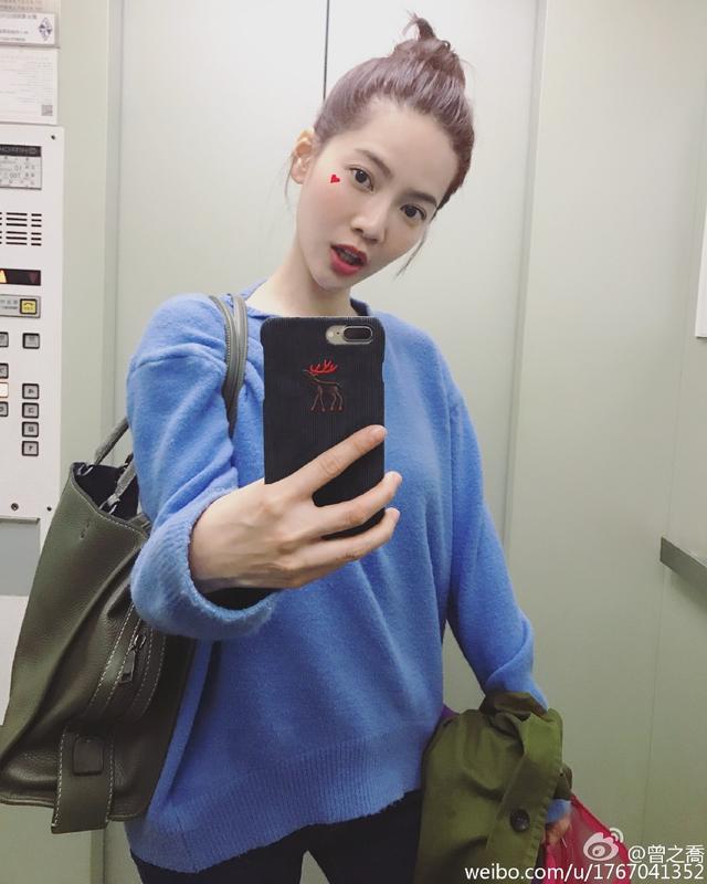 很多人会因为她的气质吸引住,但肯定想不到她是当年的"贝若依"