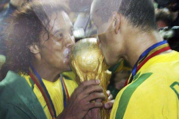 足坛金满贯仅3.5人,巴西二人却非罗纳尔多,梅西