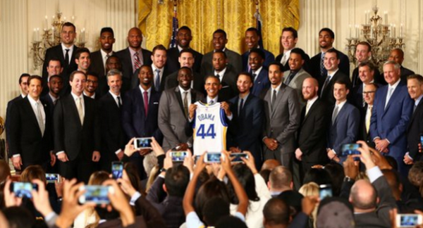 科比发推怼特朗普:名字就让人讨厌!网友调侃刘