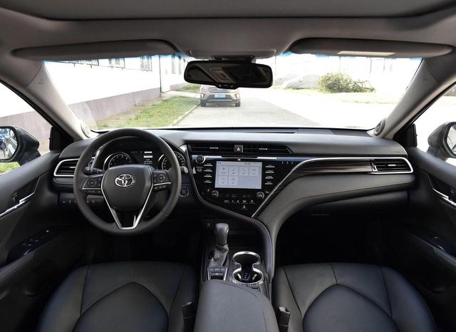 为啥迈腾销量高?全靠对手助攻好!全新凯美瑞到