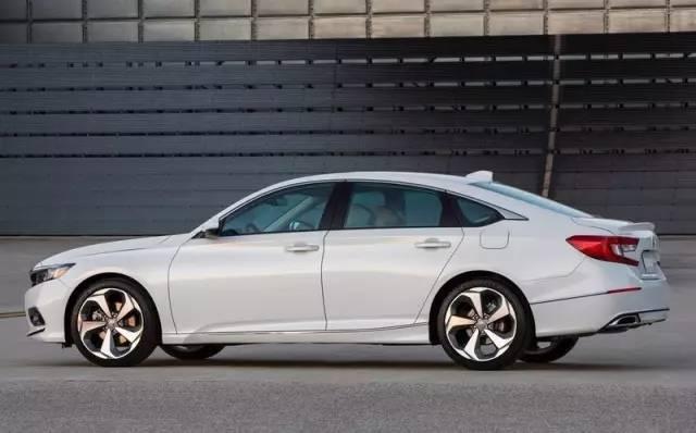 凯美瑞不温不火，本田雅阁在美国工厂下线，丰田章男还是输了