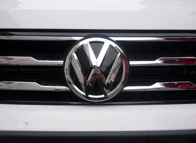 布加迪，兰博基尼，保时捷，宾利谁最豪华？在<a class=