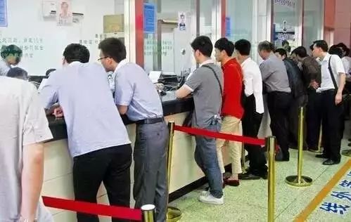 驾照都能换钱了？被抓到可不是扣分这么简单了！