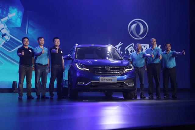 加配不加价！不到8万就能买到这么多黑科技，荣威RX5颤抖了